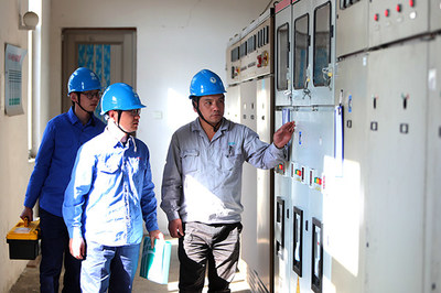 國網寧海縣供電公司 用電安全“智囊團”進車間，精準把脈守護企業用電安全